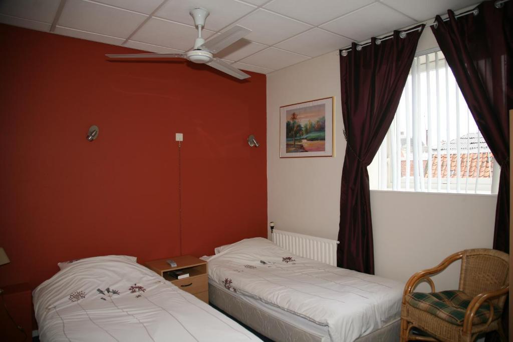 Hotel Restaurant Zeeland Tholen Ruang foto