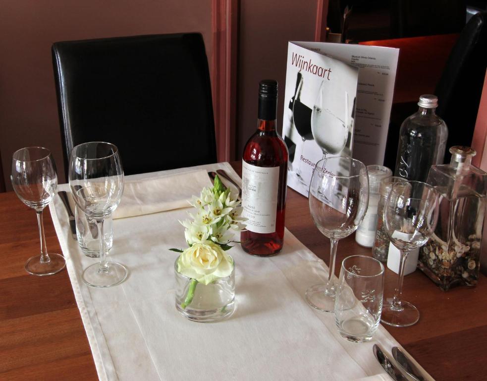 Hotel Restaurant Zeeland Tholen Bagian luar foto