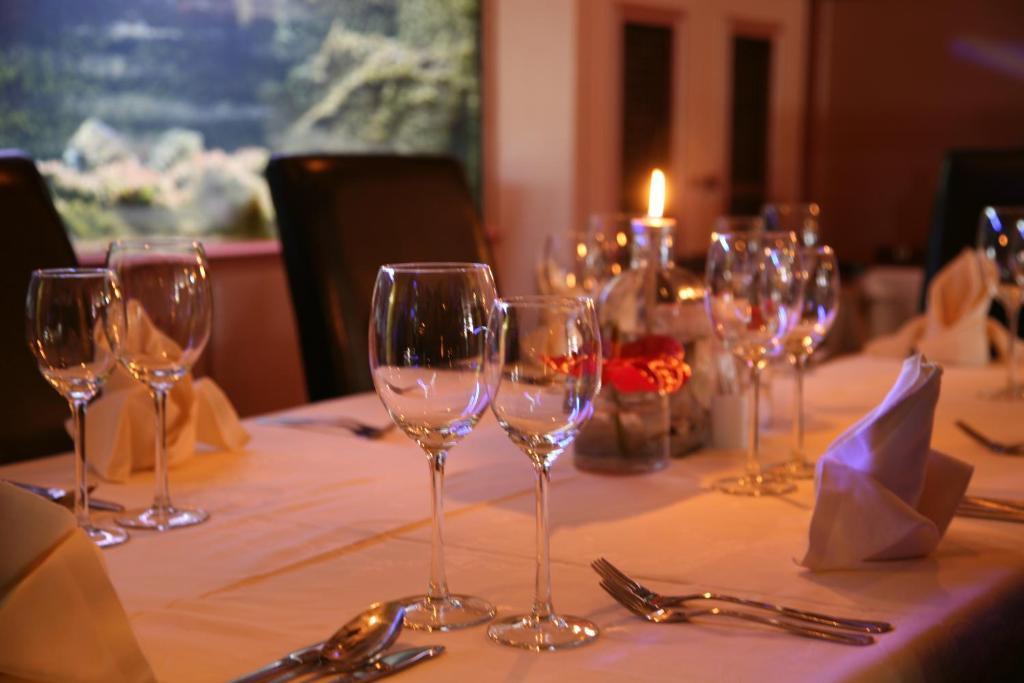 Hotel Restaurant Zeeland Tholen Bagian luar foto
